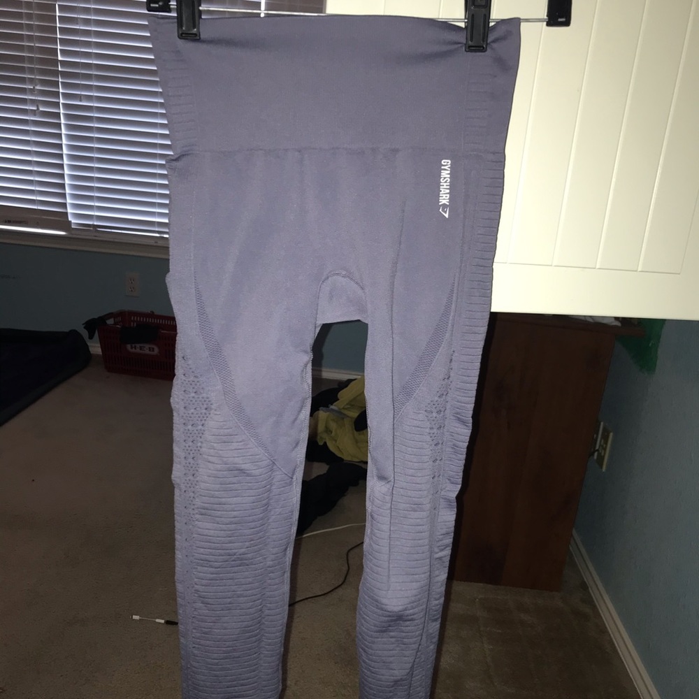Gym shark leggings